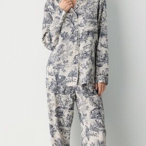 Aritzia 100% silk Pajama Set